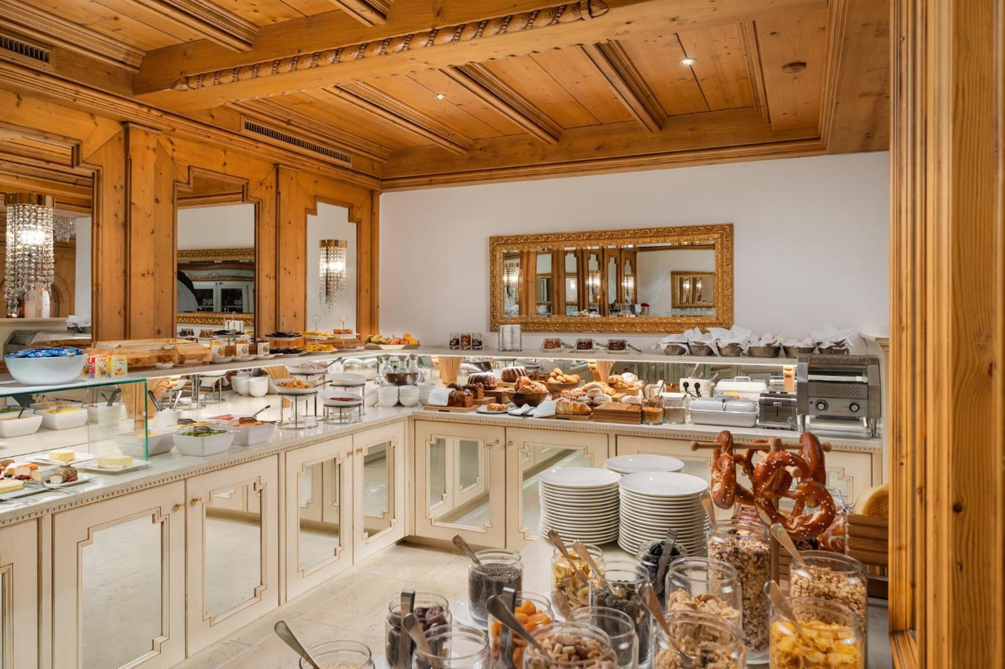 Schlosshotel Ischgl 5 Екстериор снимка